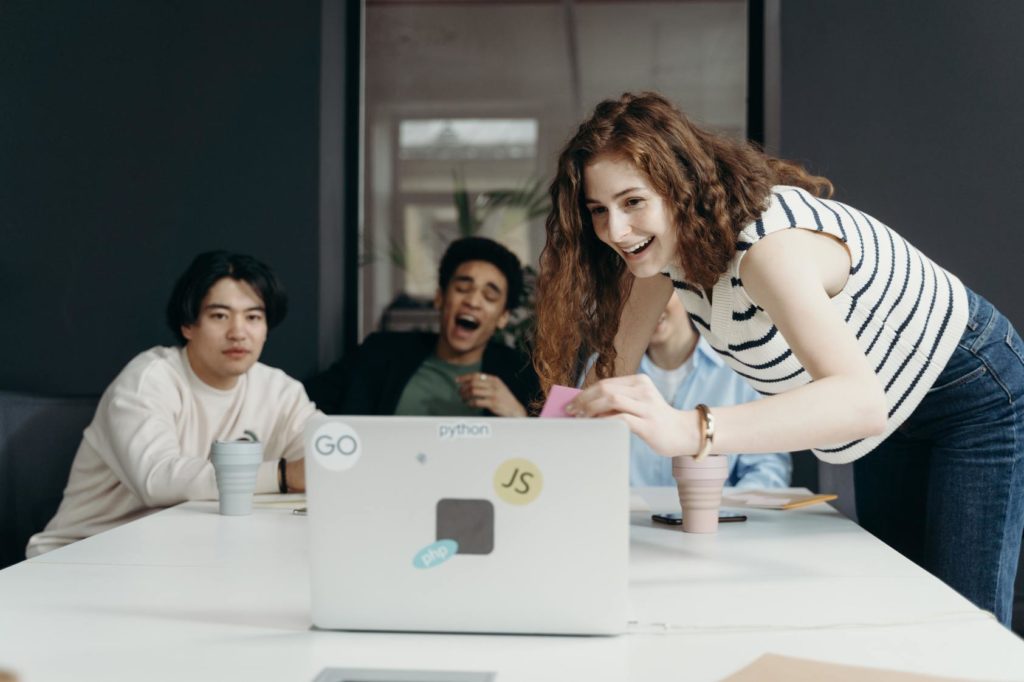 Collaborateurs épanouis en entreprises